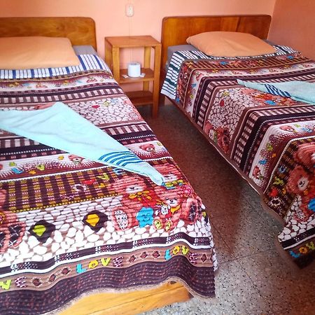 Hospedaje Santo Domingo Panajachel Bagian luar foto