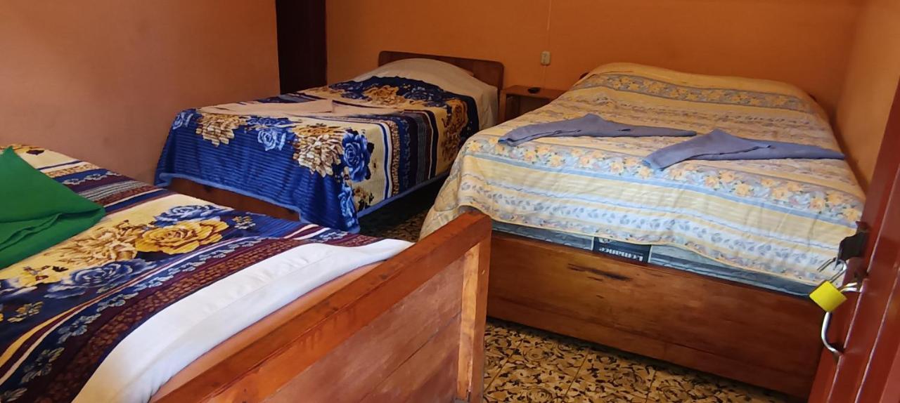 Hospedaje Santo Domingo Panajachel Bagian luar foto