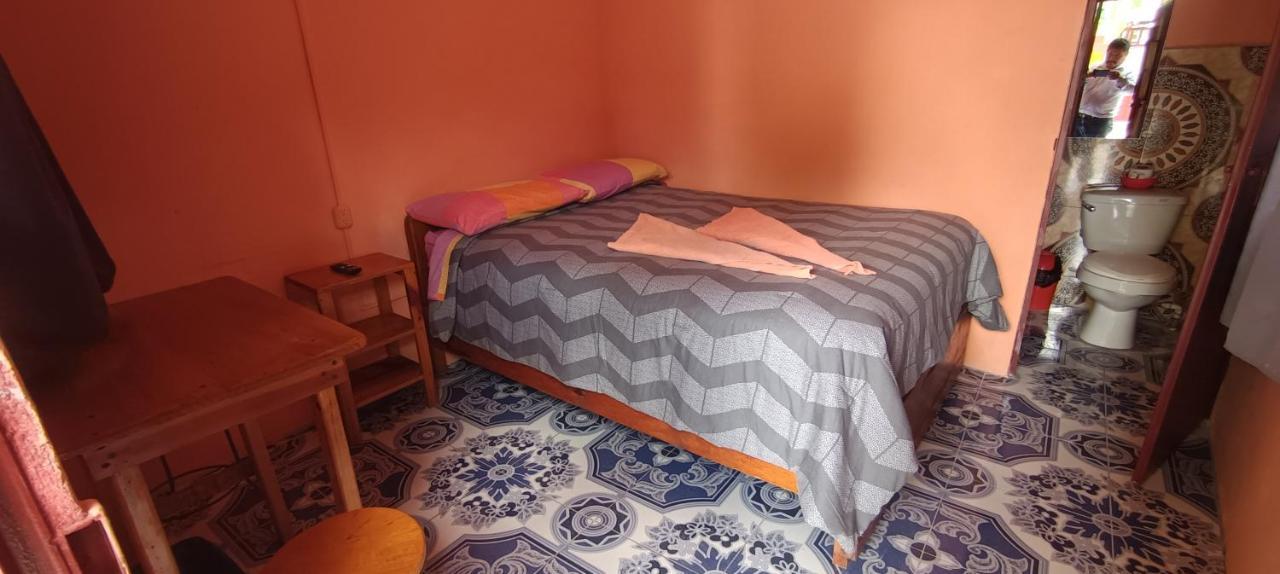 Hospedaje Santo Domingo Panajachel Bagian luar foto