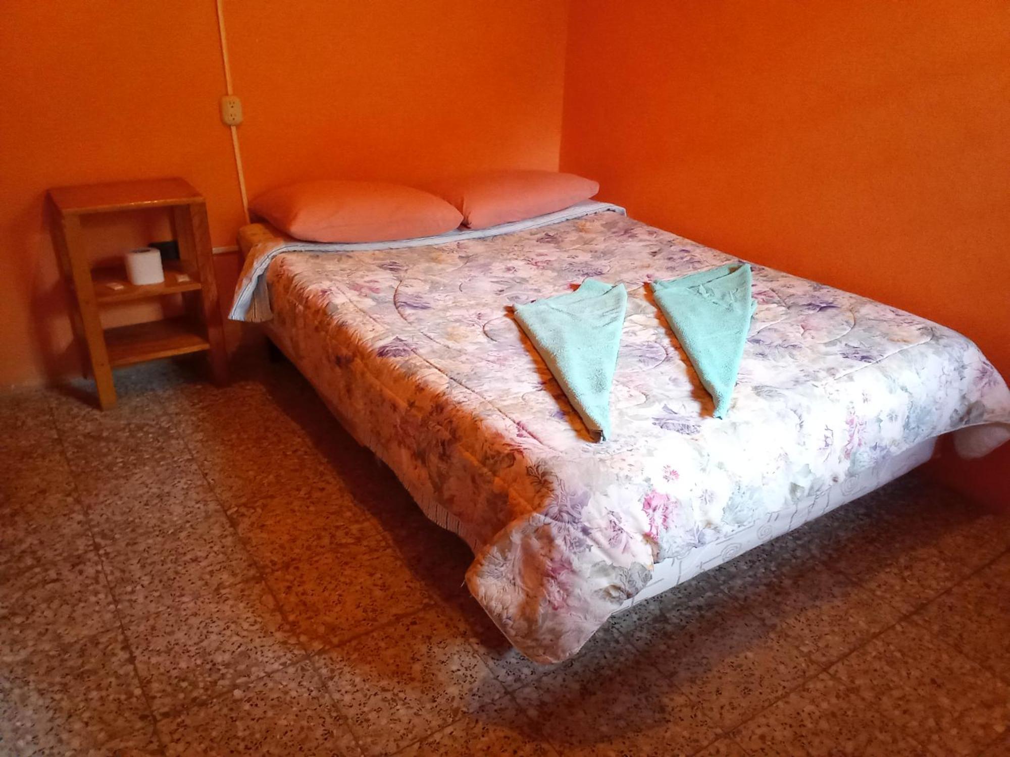 Hospedaje Santo Domingo Panajachel Bagian luar foto
