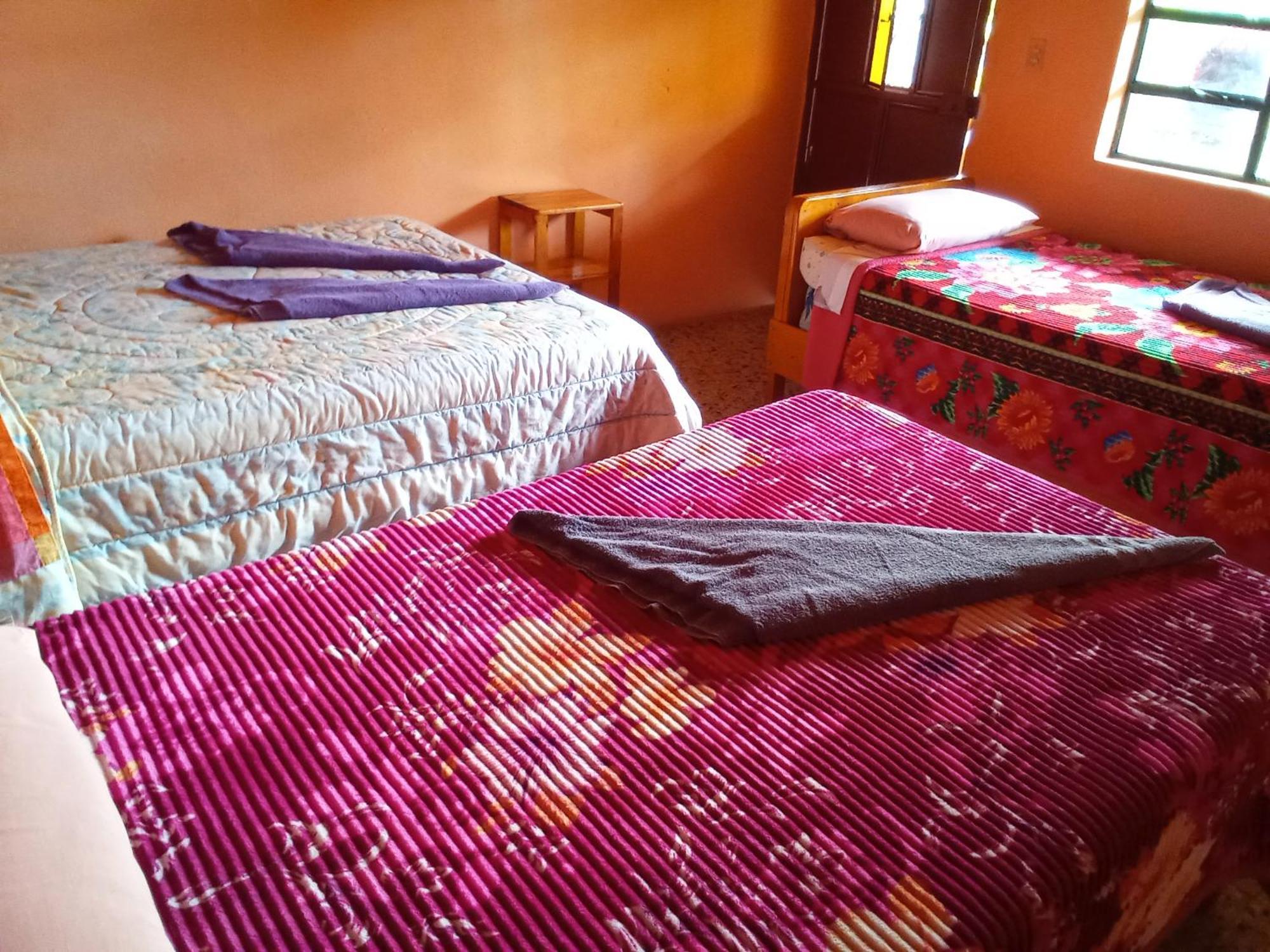 Hospedaje Santo Domingo Panajachel Bagian luar foto