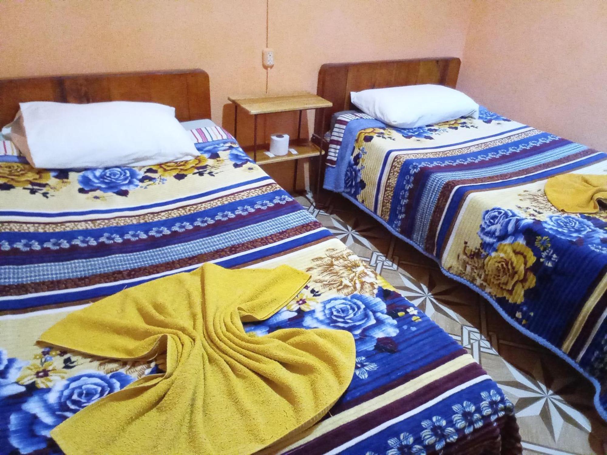 Hospedaje Santo Domingo Panajachel Bagian luar foto