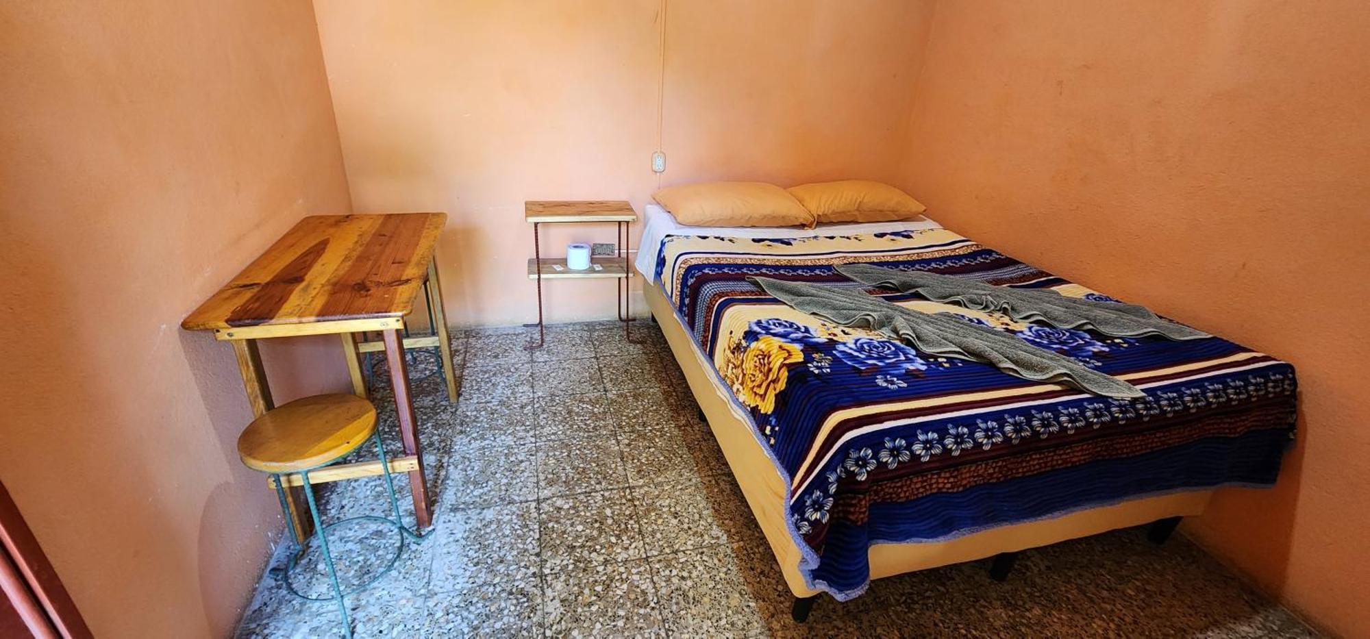 Hospedaje Santo Domingo Panajachel Bagian luar foto